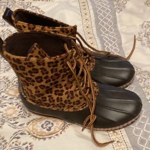 Leopard print duck shoes